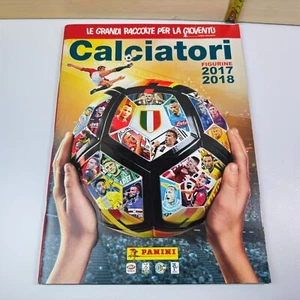 ALBUM FIGURINE CALCIATORI PANINI 2017-2018-VUOTO -CON 6 FIGURINE OMAGGIO - Foto 1 di 8