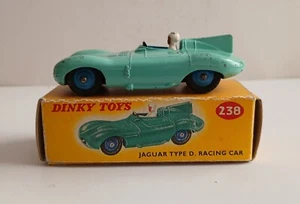Dinky toy 238 Jaguar D Type racing car, light green. Repro box. - Picture 1 of 11
