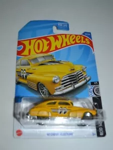HOT WHEELS 2022 ROD SQUAD 1/5 - ' 47 CHEVY FLEETLINE GIALLO MOONEYES - Foto 1 di 6