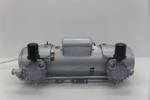 GAST 8HDM-19-M850X Compressore d'aria a pistoni 2 HP - Foto 1 di 9