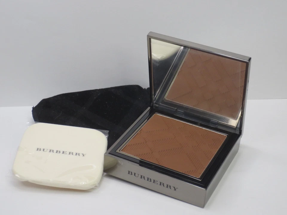 BURBERRY SHEER FOUNDATION LUMINOUS COMPACT FOUNDATION TRENCH NO.13 0.28 OZ - Image 1 of 2