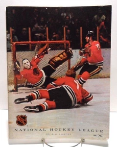 1971-72 SEASON - NHL - OFFICIAL MAGAZINE - TONY ESPOSITO - GOALIE - BLACKHAWKS - Bild 1 von 7