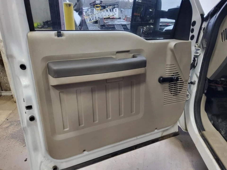F350SD    2009 Front Door Trim Panel 565573 - Imagem 1 de 1