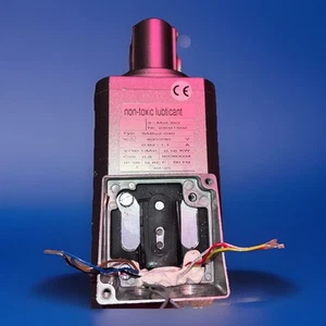 LENZE 3-Mot EN60034 Inverter Duty Motor GKR04-2M VBR 071C42, Industrial 32699 - Picture 1 of 3