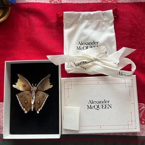 Alexander McQueen Butterfly Paperweight Xmas Gift 2024 Gold Tone Elegant Rare - Picture 1 of 5