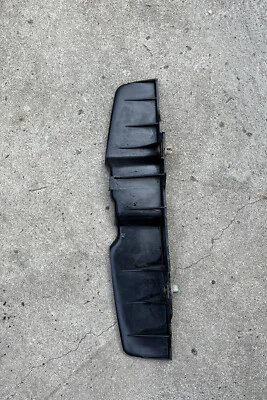 Soporte de montaje de refuerzo para guardabarros lateral derecho para pasajero Honda CRX 1984-87 (OEM) Foto 1 de 4