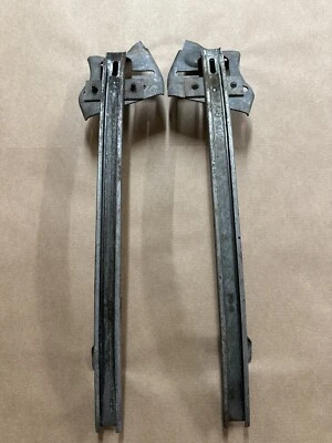 Pontiac Firebird 1970-1981 transmisión automática Camaro Z28 puerta ventana trasera soporte de oruga Foto 1 de 4