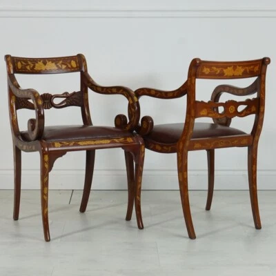 Par de sillones de caoba hechos a mano con incrustaciones de madera satinada de cuero marrón Foto 1 de 4