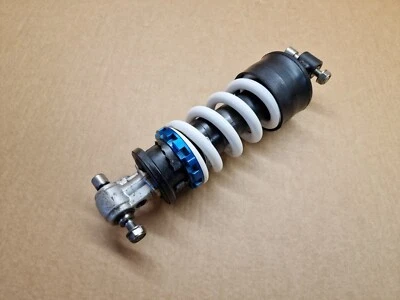 Amortiguador trasero Honda CB1000R 2008 en muy buen estado poco kilometraje - 2016 Foto 1 de 4