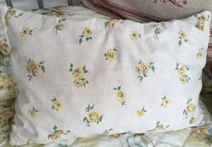 Vintage Handmade 60s Yellow Open Roses Off-White Cotton Pillow Foam Filled 18x12 - Picture 1 of 10