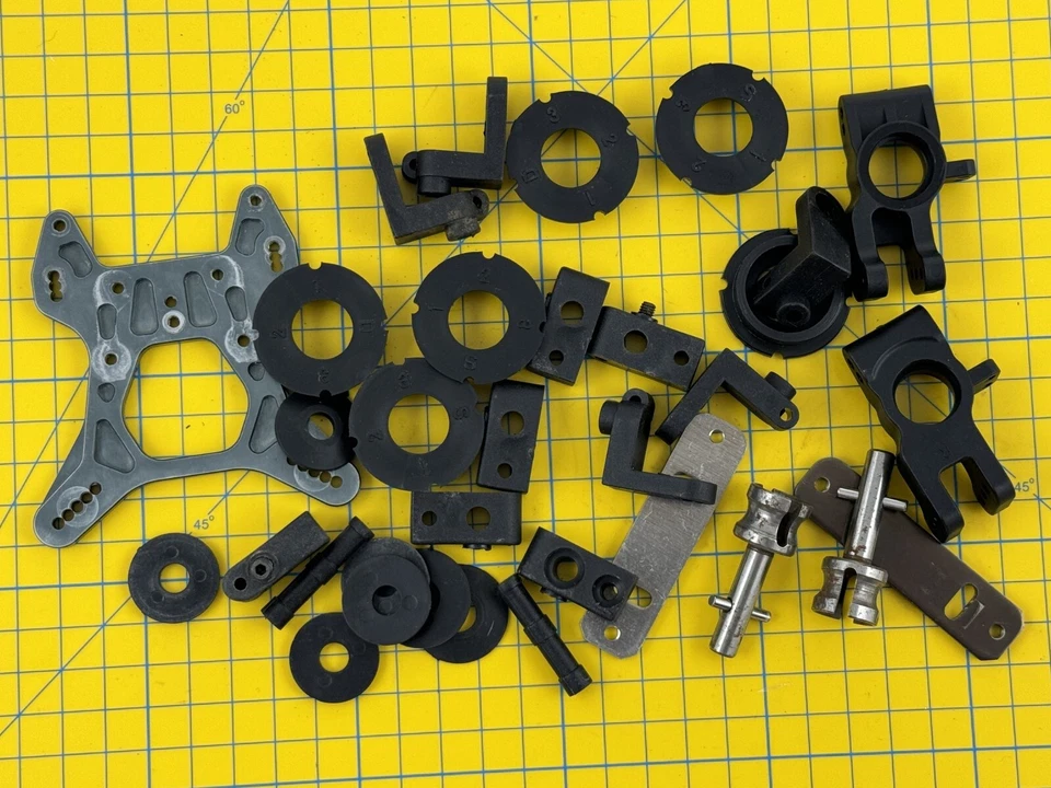 Mugen assortimento accessori ricambi vari - vintage modellismo Foto 1 de 4