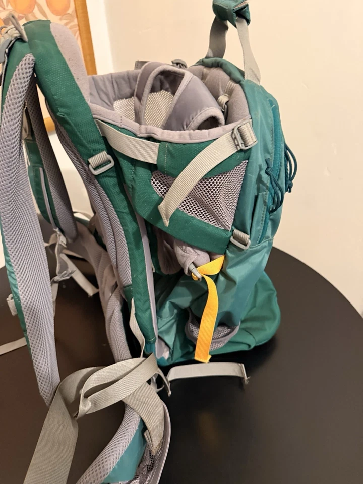 Mochila portabebés Kelty Kids Transit 3.0 senderismo en verde y gris Foto 1 de 4