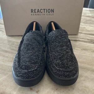 Neu im Karton Kenneth Cole REACTION Trace Slipper Halbschuhe – schwarz – Herrengröße 7 - Bild 1 von 8