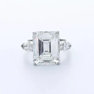 Anillo de compromiso de platino macizo de 3 piedras 7,74 quilates diamante esmeralda cultivado en laboratorio H VS1 - Imagen 1 de 5