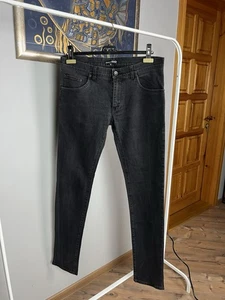 Pantalones de mezclilla ajustados negros desgastados Dolce&Gabbana para hombre talla 50 - Imagen 1 de 10