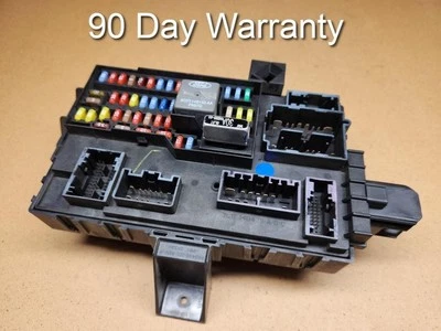 Внутренняя коробка предохранителей 2007-2008 Ford Expedition Navigator номер детали 7L1T-15604-BK - Изображение 1 из 4