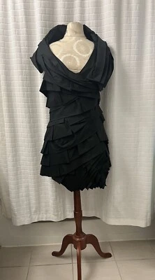 Vestido de cóctel negro plisado con volantes y cuello Marc Jacobs Collections talla 4 Foto 1 de 4