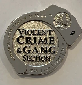 FBI CRIMINAL INVESTIGATION DIVISION VIOLENT CRIME & GANG SECTION HANDCUFF COIN - Picture 1 of 4