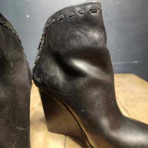 TRUE RELIGION sz 9 Tall Wedge Heel Back Zipper Black Leather Ankle Booties - Picture 1 of 9