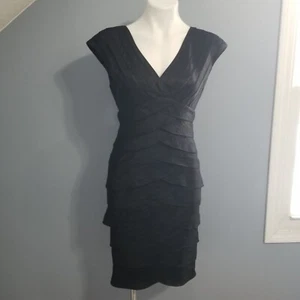 Vestido Adrianna Papell Negro Brillante Satén Plisado Capas Cóctel Vaina Para Mujer 4 - Imagen 1 de 12