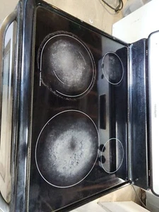 12. 316531983 FRIGIDAIRE RANGE PIANO COTTURA SUPERIORE IN VETRO PRINCIPALE (NERO) - Foto 1 di 5