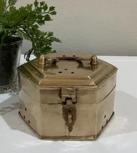 Vintage Solid Brass Hexagonal Cross Filigree Hinged Trinket Box Handle Closure - Picture 1 of 7