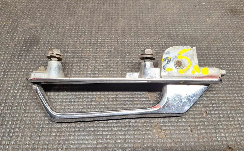 1971 Buick Riviera Passenger Car RH Door Handle 9834744 SHIPS WORLDWIDE - Image 1 of 4