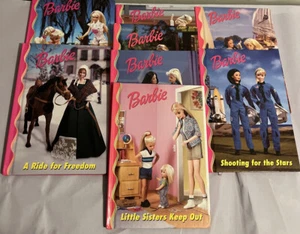 Lot Of 8 Vintage 1990s Groiler Barbie And Friends Book Club Books Hardcover - Foto 1 di 8