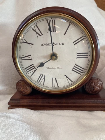 HOWARD MILLER REDFORD QUARTZ MANTEL CHIME CLOCK 635-123 WINDSOR CHERRY FINISH Cover