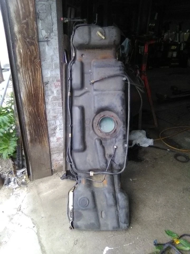 09 吉姆西育空 XL 1500 油箱 6.2 升 8 气缸 — 第 1/4 张图片