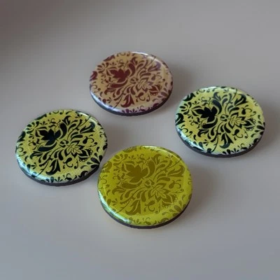 CONJUNTO DE 4 MINI ÍMÃS DE GELADEIRA FLORES DAMASCO GELADEIRA PLÁSTICO VERDE PRETO BRONZEADO - Imagem 1 de 4