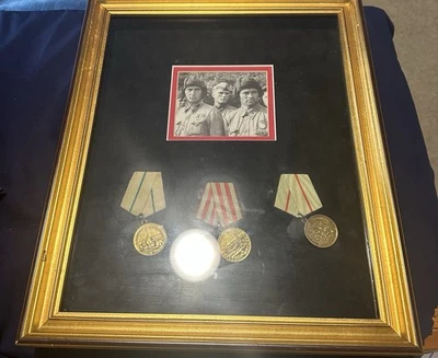 Medalha de petroleiros do Exército Vermelho Soviético da Segunda Guerra Mundial: Defesa de Leningrado, Moscou e Stalingrado - Imagem 1 de 4
