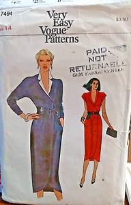 Vogue 7494 Very Easy Very VogueDress in 2 views - Bild 1 von 3