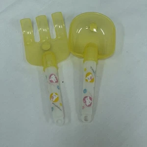 Hello Kitty Sanrio Plastic Shovel and Rake Set Toys Yellow Pink 2000 Y2K - Picture 1 of 3