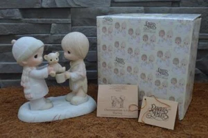 Precious Moments 1983 ~ Weihnachten ist zum Teilen ~ E-0504 ~ mit Box Fischmarke - Bild 1 von 8