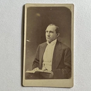 Antica Fotografia CDV Uomo Affascinante Reverendo Bibbia Harring Warren PA - Foto 1 di 10