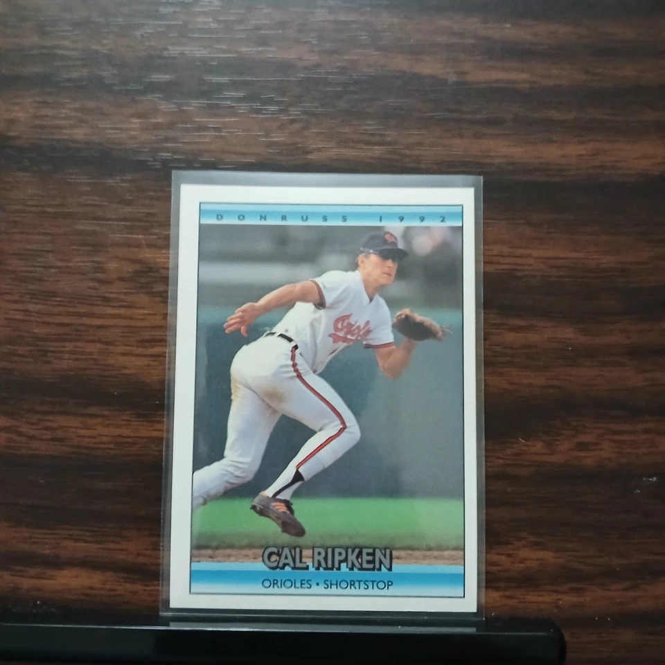 1992 Donruss Baseball Error Card 35 Cal Ripken No Dot After Inc - Image 1 of 2