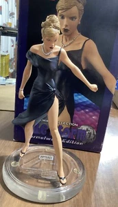 Marvel Premier Collection Sue Storm Formalwear Statue 509/1000 Fantastic Four - Picture 1 of 8