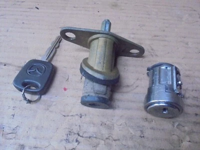 MAZDA TRIBUTE 2005 BARRIL DE ENCENDIDO Y PORTÓN TRASERO BLOQUEO MALETERO BARRIL Y 1 LLAVE Foto 1 de 4