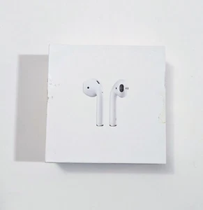 Apple AirPods 2ème génération avec étui de charge blanc pour pièces - Lire description - Photo 1 sur 10
