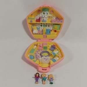 Polly Pocket Polly Baby Care Center In The Nursery Compact Vintage 1992 con 3 bambole - Foto 1 di 11