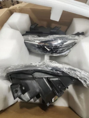 For BMW 3 Series E90 E91 328i 2008-2012 Front Headlight Headlamp Assembly Pair - Image 1 of 3