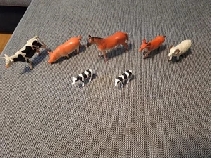 SPIELZEUG BAUERNHOF VERSCHIEDENE TIERE 7 STÜCK SELTEN BESPIELT - Bild 1 von 5