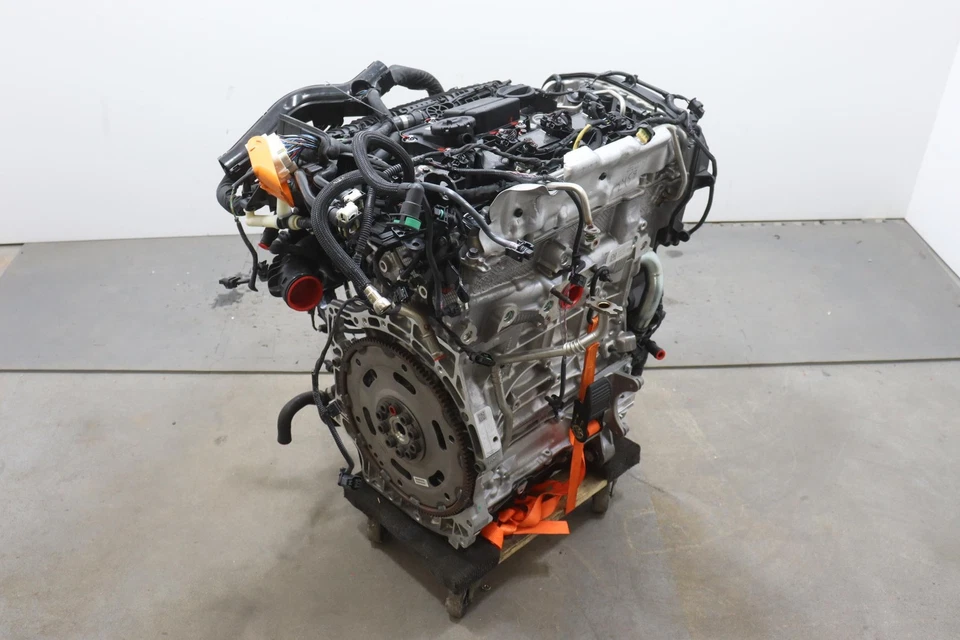2022 - 2023 VOLVO XC60 2.0L ENGINE MOTOR  VIN L1 4TH AND 5TH DIGIT OEM 31480307 - Image 1 of 4