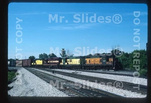 Slide originale C&NW Ry. Chicago & North Western GP7M 4432 e 3 azione nel 1980 - Foto 1 di 1