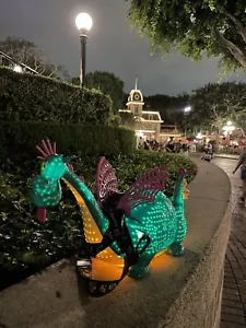 Neu Disneyland 50th Elliot Dragon Popcorn Eimer Hauptstraße elektrische Parade - Bild 1 von 4
