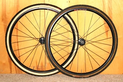 Juego de ruedas de disco ciclocross Velocity Major Tom TUBULAR 100/135 mm QR velocidad 9/10/11 Foto 1 de 4