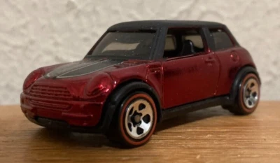 Hot Wheels Classics Series 5 2001 Mini Cooper 1:64 Model--Spectraflame Red - Image 1 of 4
