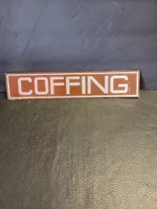 Letrero/etiqueta de lata en relieve vintage con polipasto COFFING - Imagen 1 de 12