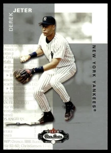 2002 Fleer Showcase Derek Jeter Legacy Collection Derek Jeter New York Yankees - Picture 1 of 2